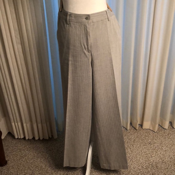 Isaac Mizrahi Cotten Suit in Size 12, both Jacket & Pants. - Picture 3 of 5